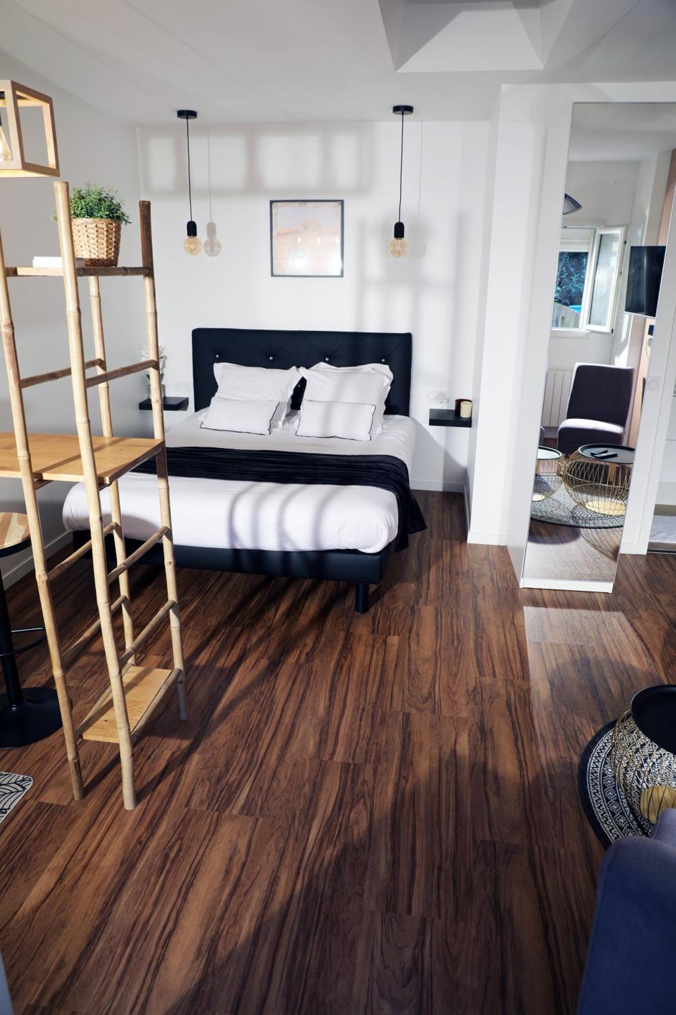 Eiffel Tour Cosy Chesterfield Париж Екстериор снимка